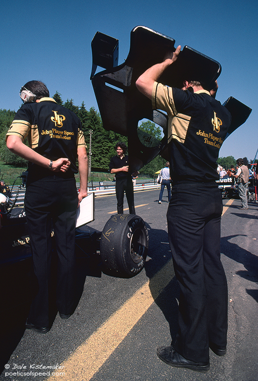 lotus.upper.panel.sign