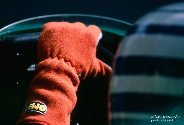 patreses.glove.mon85sign